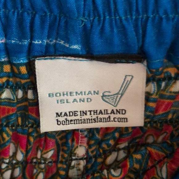 Bohemian Island Yoga Pants - Picture 3 of 3